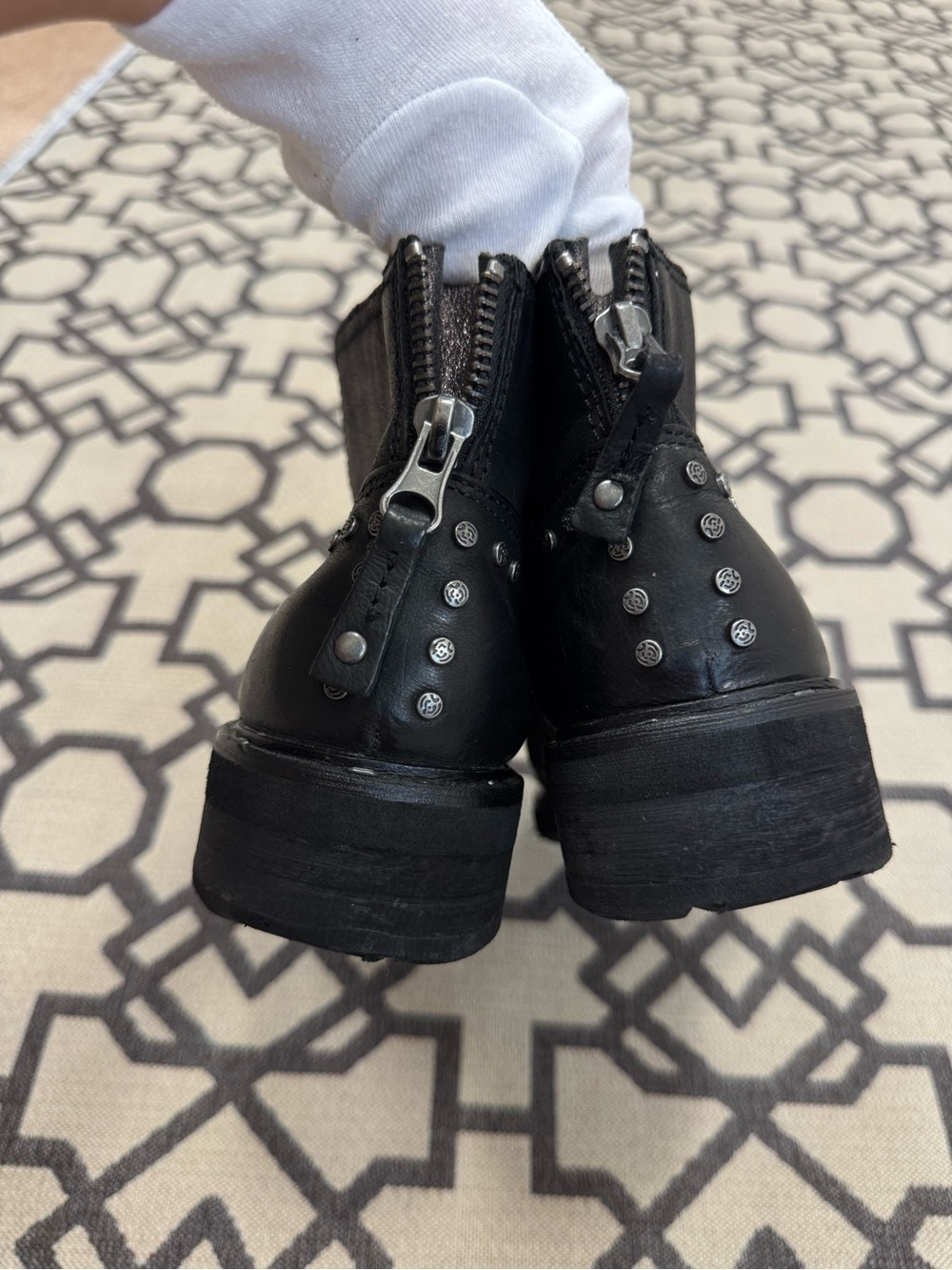 OTBT Black Leather Moto Ankle Boots Double Zip Studded Women’s Size 8.5 - Picture 4 of 11